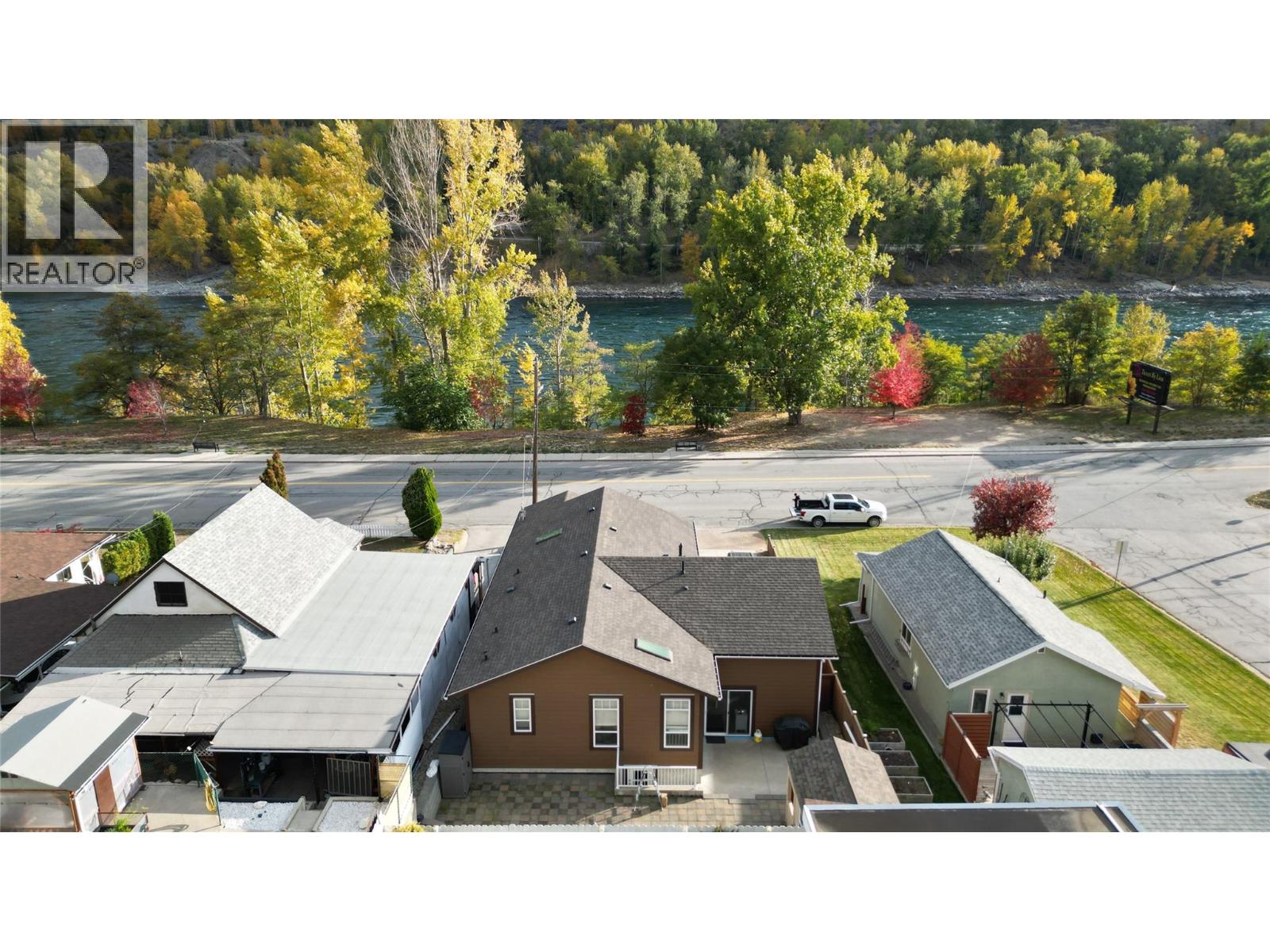 2311 Columbia Avenue, Trail, British Columbia  V1R 1L2 - Photo 2 - 10366204