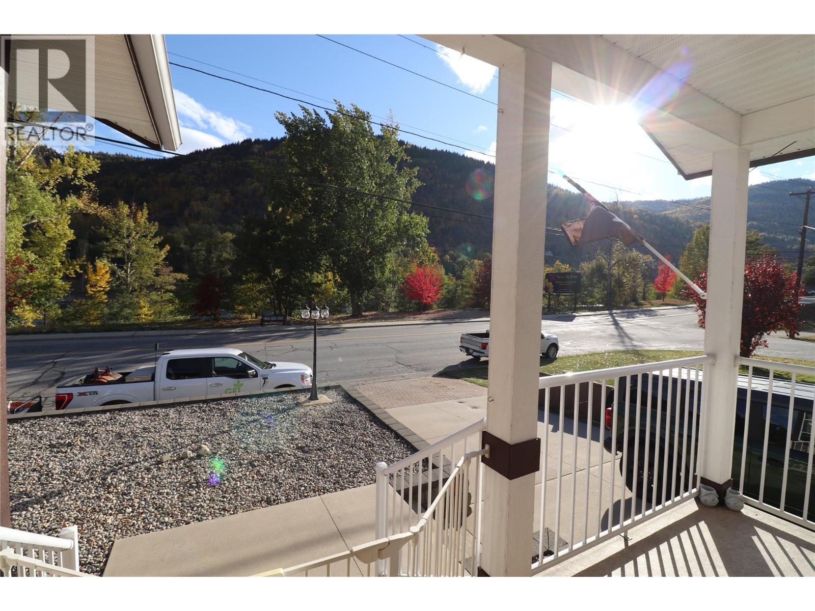 2311 Columbia Avenue, Trail, British Columbia  V1R 1L2 - Photo 20 - 10366204
