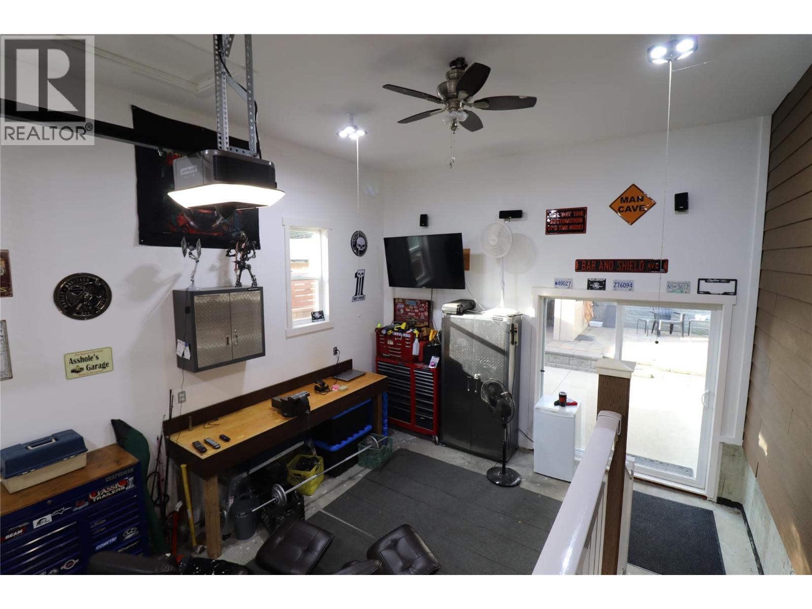 2311 Columbia Avenue, Trail, British Columbia  V1R 1L2 - Photo 40 - 10366204