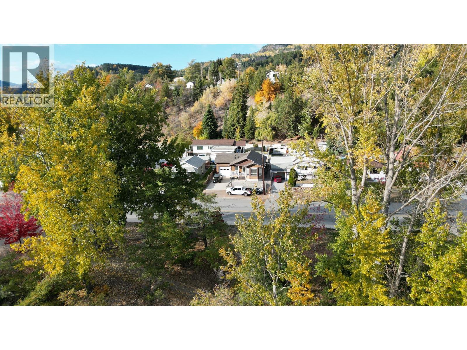2311 Columbia Avenue, Trail, British Columbia  V1R 1L2 - Photo 7 - 10366204