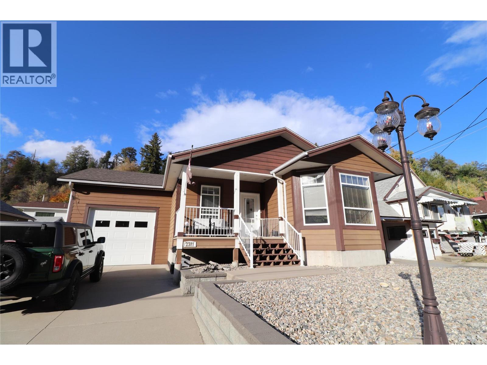 2311 Columbia Avenue, Trail, British Columbia  V1R 1L2 - Photo 9 - 10366204