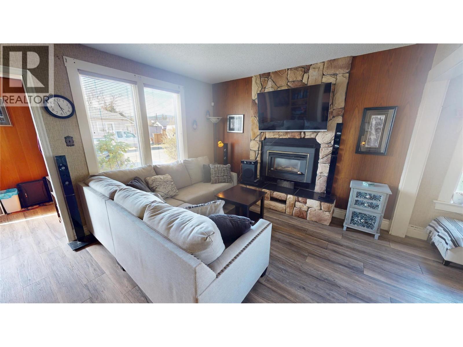 406 3rd Street Nw, Cranbrook, British Columbia V1C 3Z4 - Photo 5 - 10366222