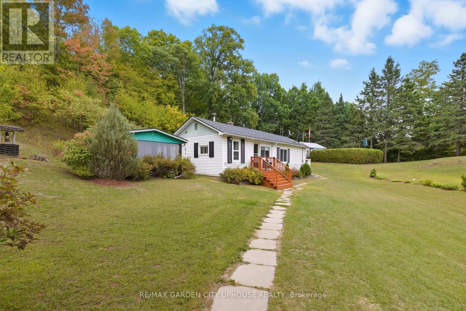 4588 Mcdonalds Corners Road, Lanark Highlands, Ontario  K0G 1M0 - Photo 17 - X12472137