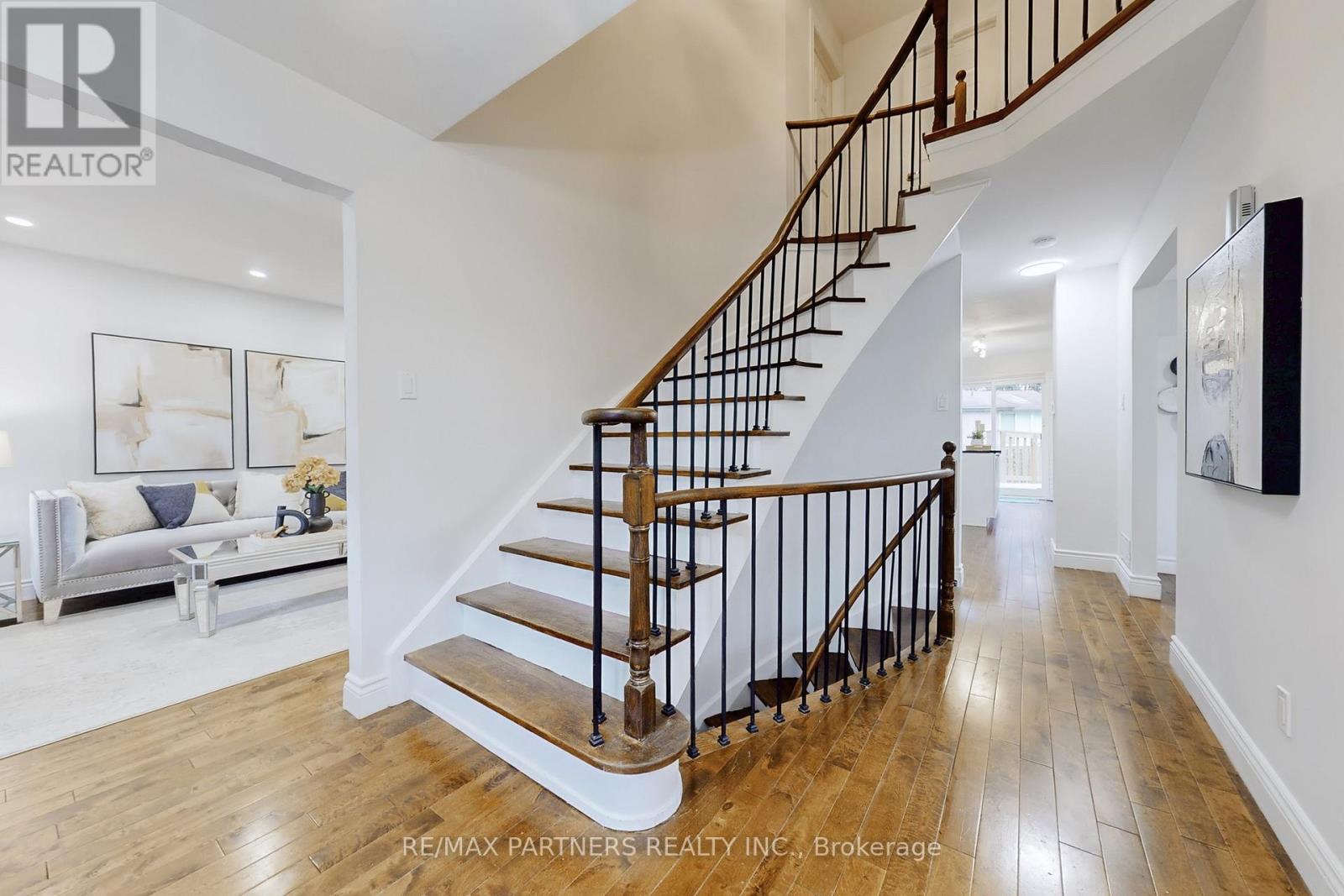 6 Geoffrey Crescent, Whitchurch-Stouffville (Stouffville), Ontario  L4A 5B9 - Photo 21 - N12469549