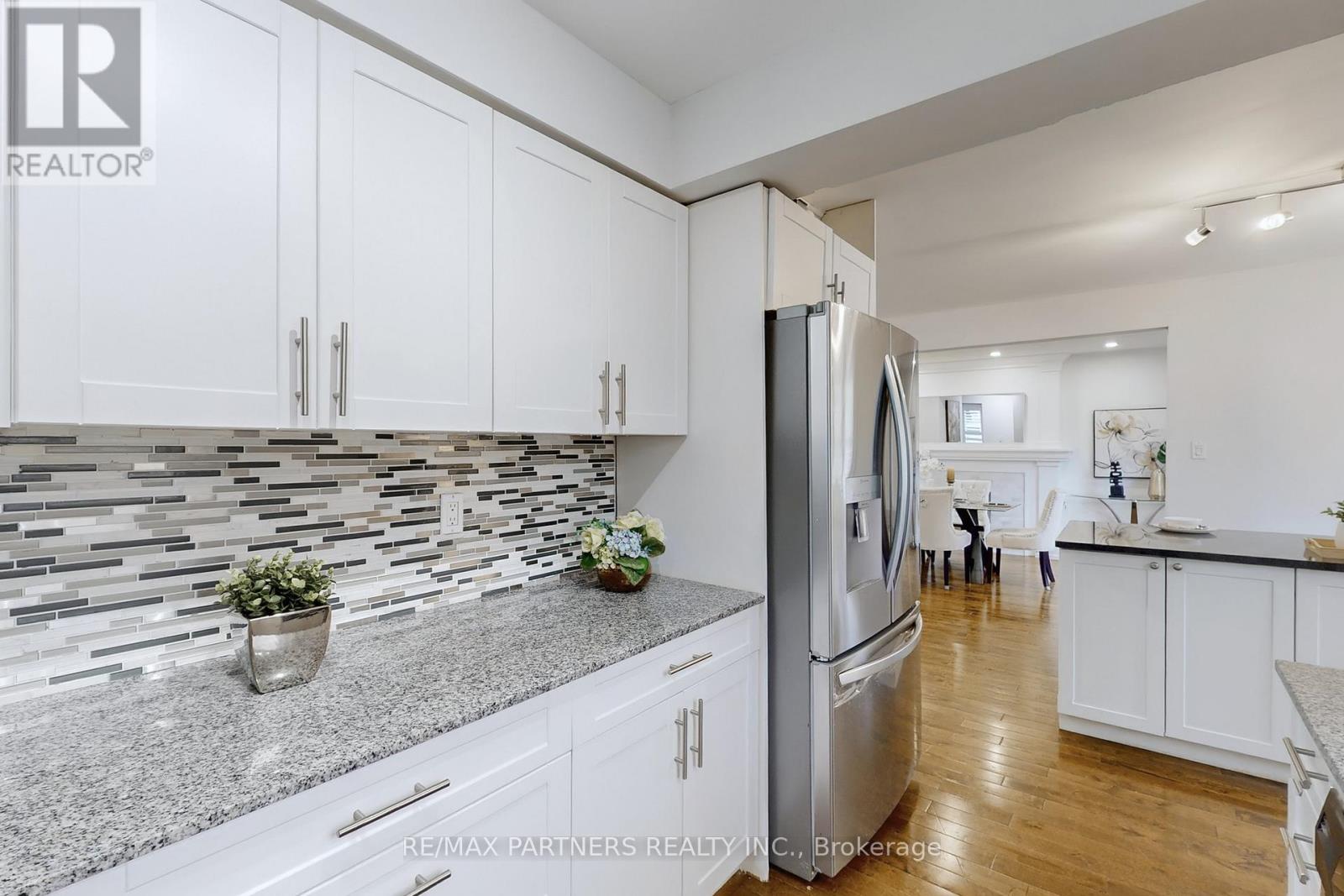 6 Geoffrey Crescent, Whitchurch-Stouffville (Stouffville), Ontario  L4A 5B9 - Photo 15 - N12469549
