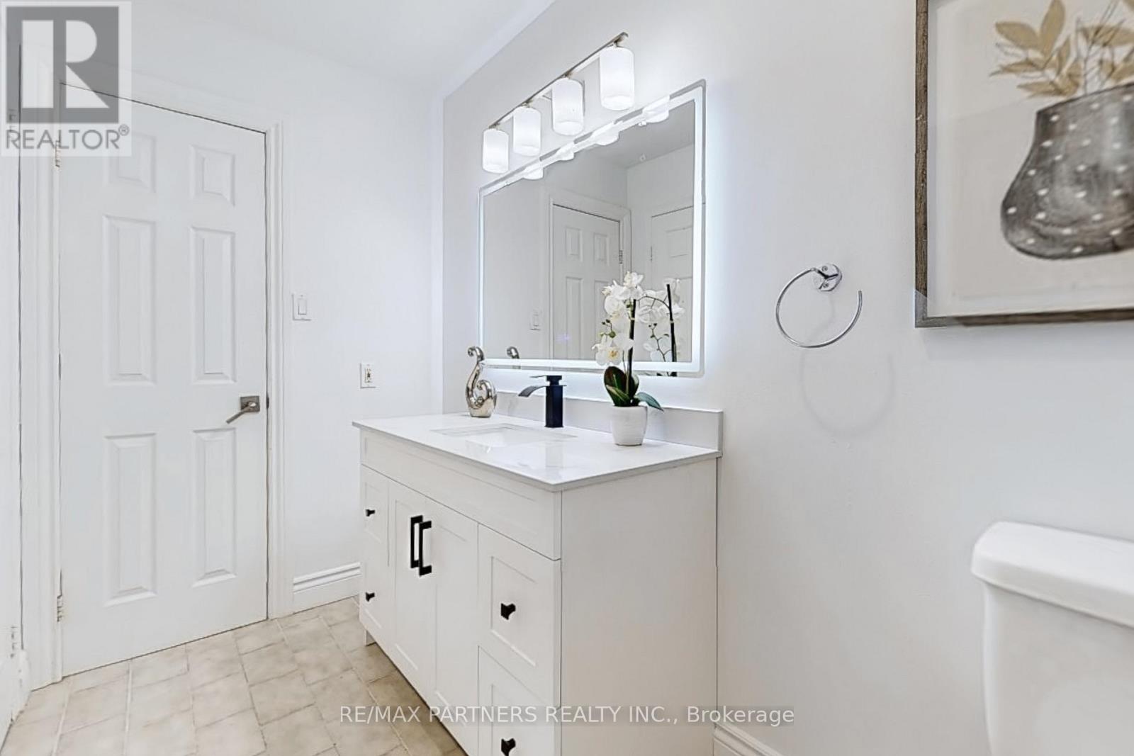 6 Geoffrey Crescent, Whitchurch-Stouffville (Stouffville), Ontario  L4A 5B9 - Photo 29 - N12469549