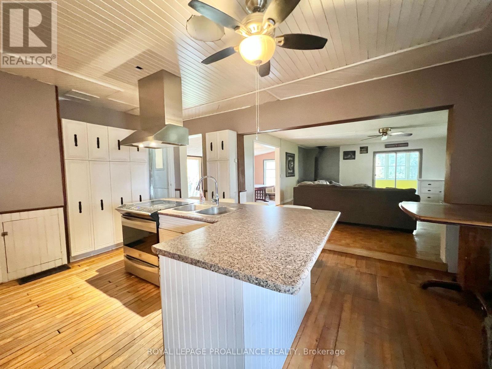 16124 Highway 62, Madoc, Ontario  K0K 2K0 - Photo 6 - X12423684