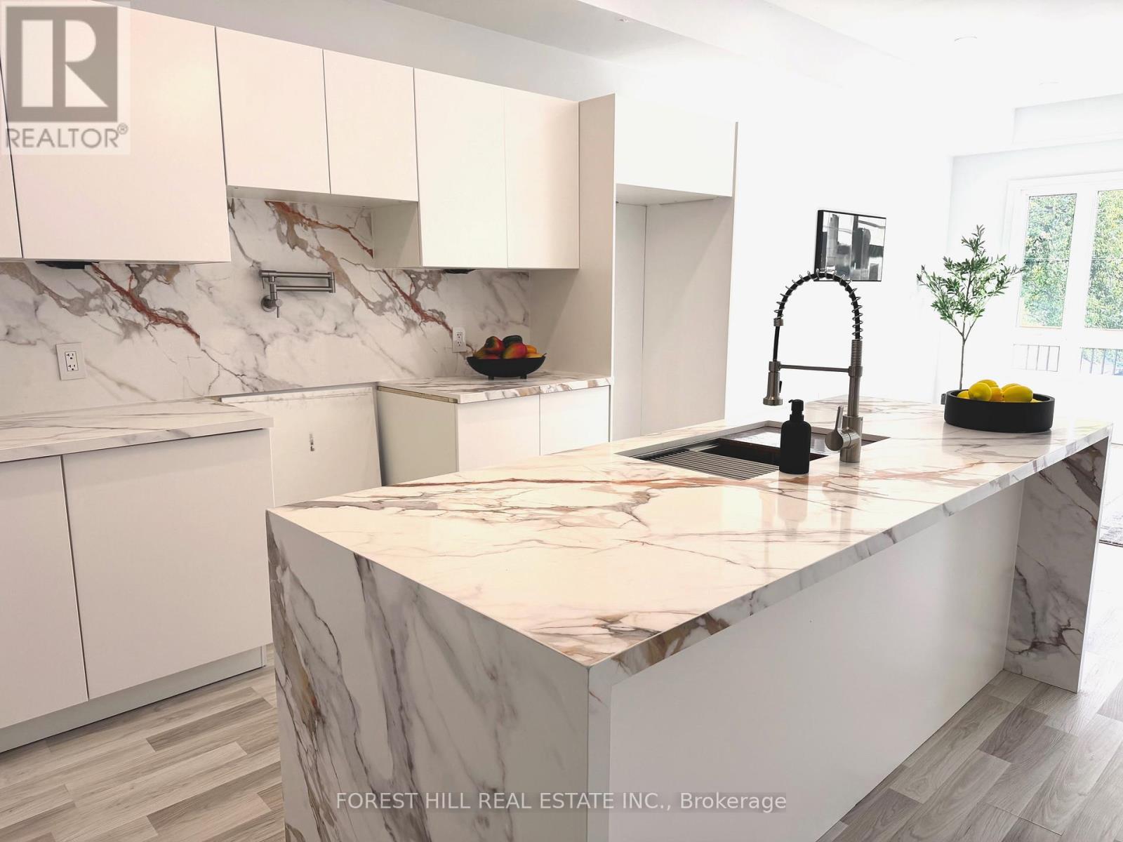 19 Simpson Avenue, Toronto, Ontario  M8Z 1C9 - Photo 7 - W12443636