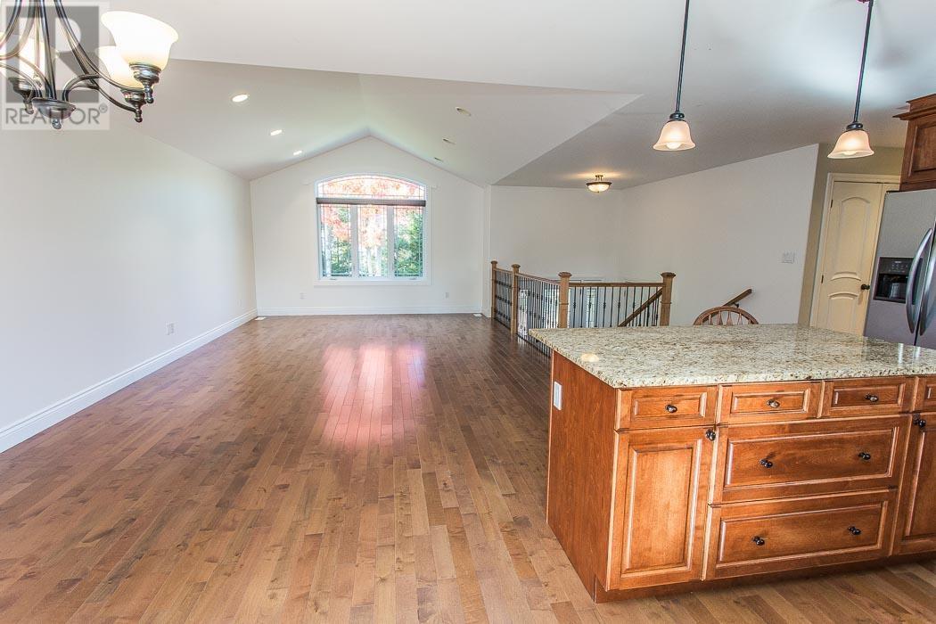 90 Parkewood Dr, Sault Ste. Marie, Ontario  P6A 5K6 - Photo 3 - SM252989