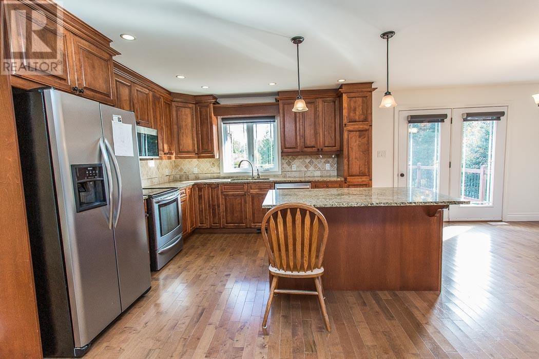 90 Parkewood Dr, Sault Ste. Marie, Ontario  P6A 5K6 - Photo 8 - SM252989