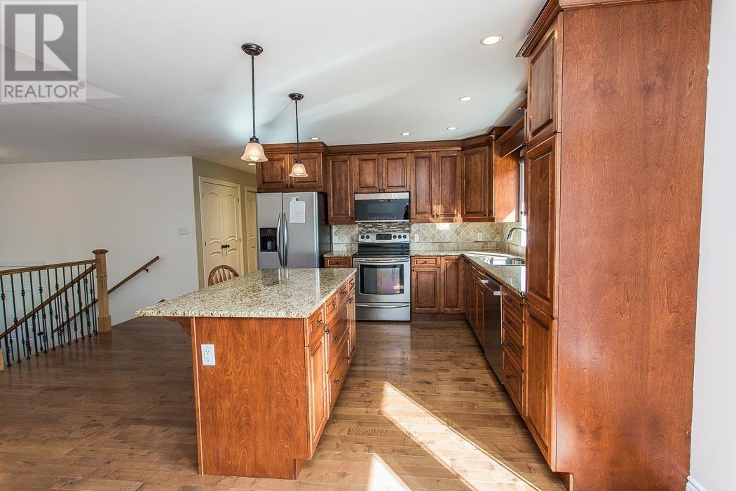 90 Parkewood Dr, Sault Ste. Marie, Ontario  P6A 5K6 - Photo 7 - SM252989