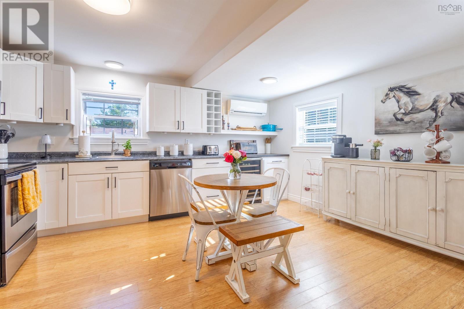 160 Twining Street, Baddeck, Nova Scotia  B0E 1B0 - Photo 10 - 202525798