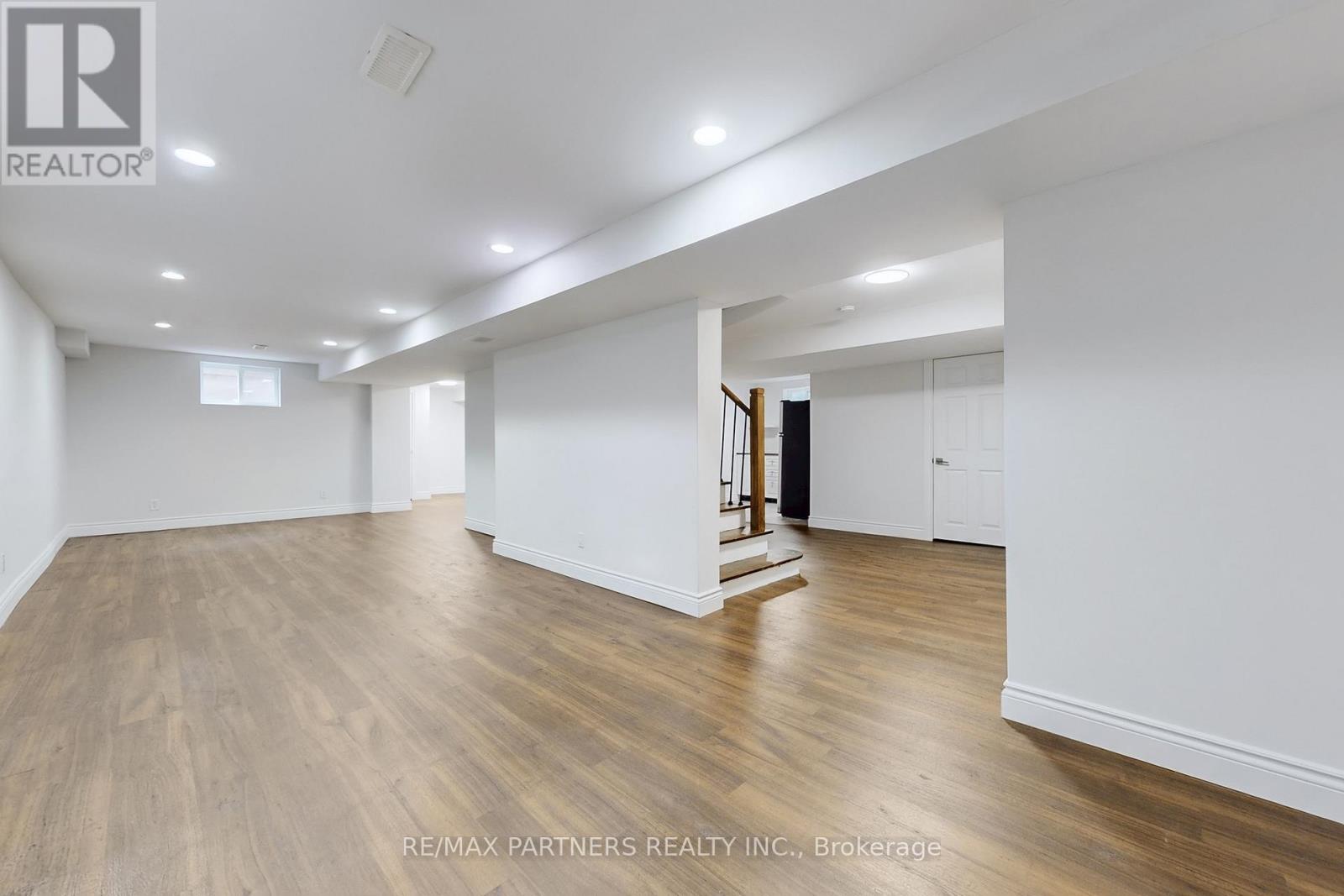 6 Geoffrey Crescent, Whitchurch-Stouffville (Stouffville), Ontario  L4A 5B9 - Photo 40 - N12469549