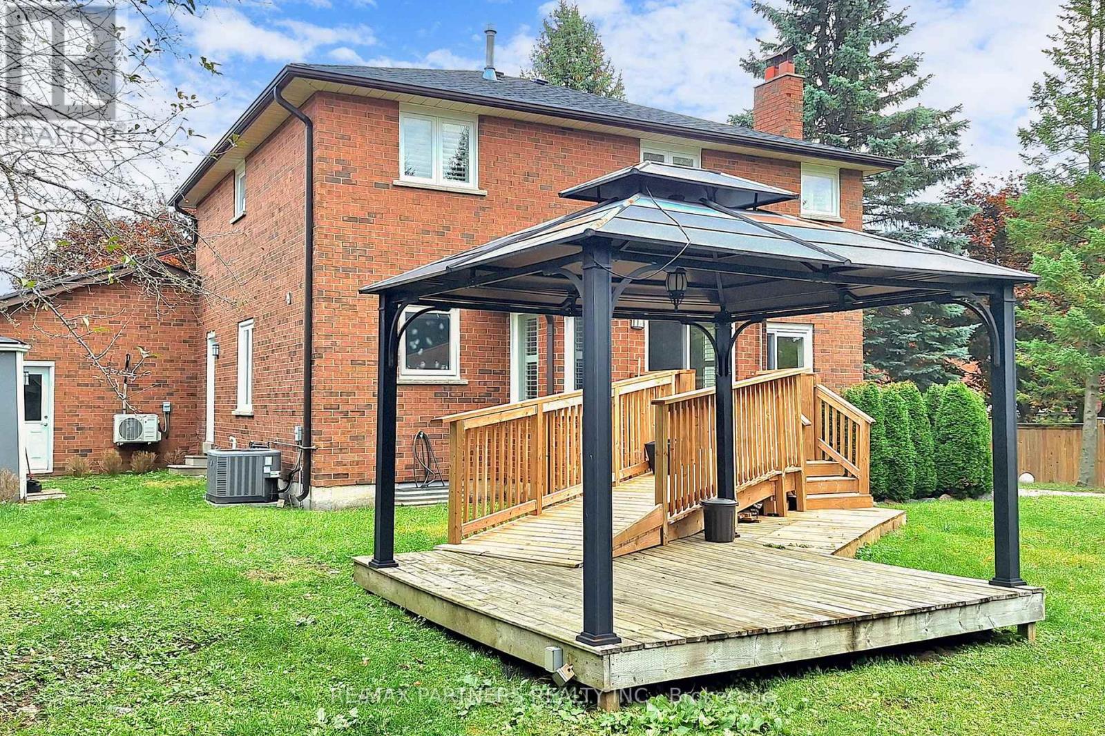 6 Geoffrey Crescent, Whitchurch-Stouffville (Stouffville), Ontario  L4A 5B9 - Photo 48 - N12469549