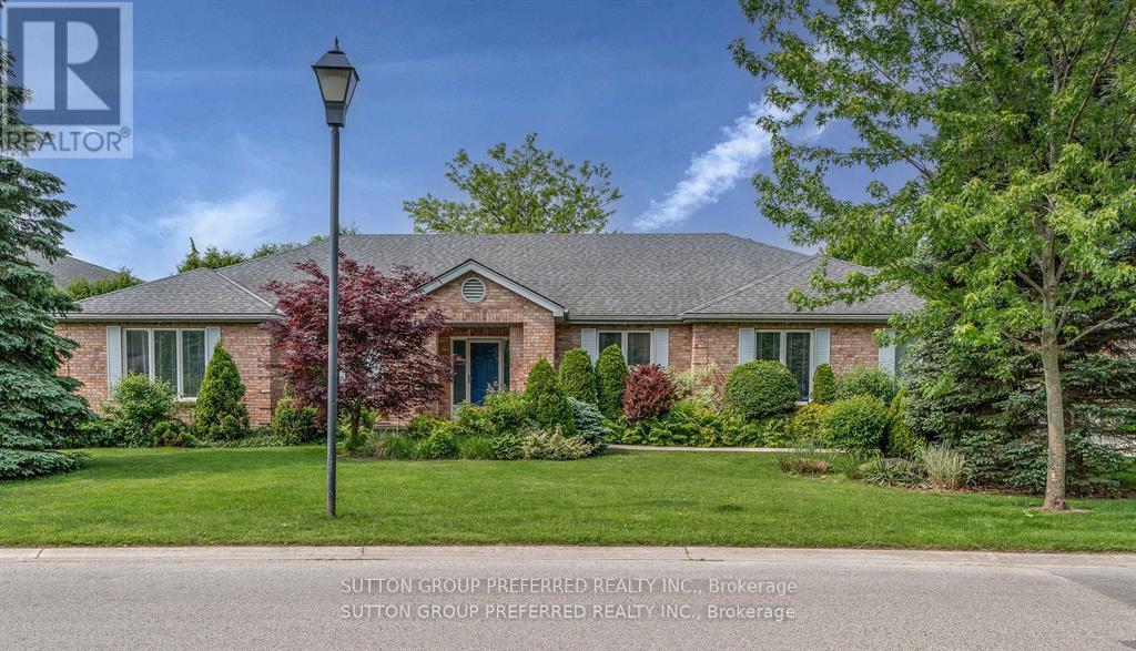 1 Highland Woods Court, London South, Ontario  N6C 5W9 - Photo 2 - X12467503