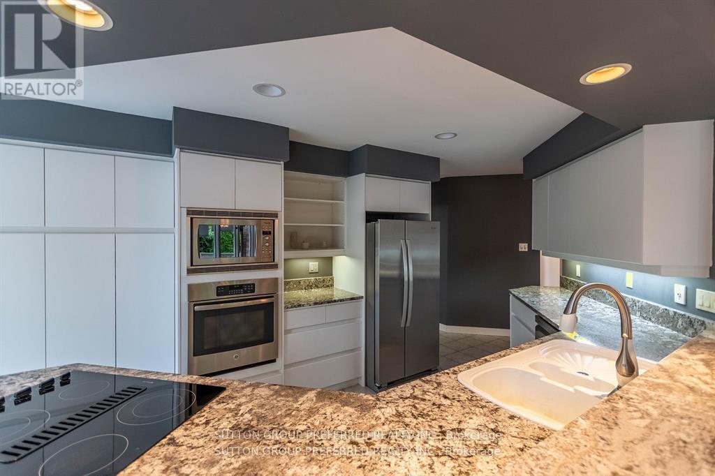 1 Highland Woods Court, London South, Ontario  N6C 5W9 - Photo 23 - X12467503