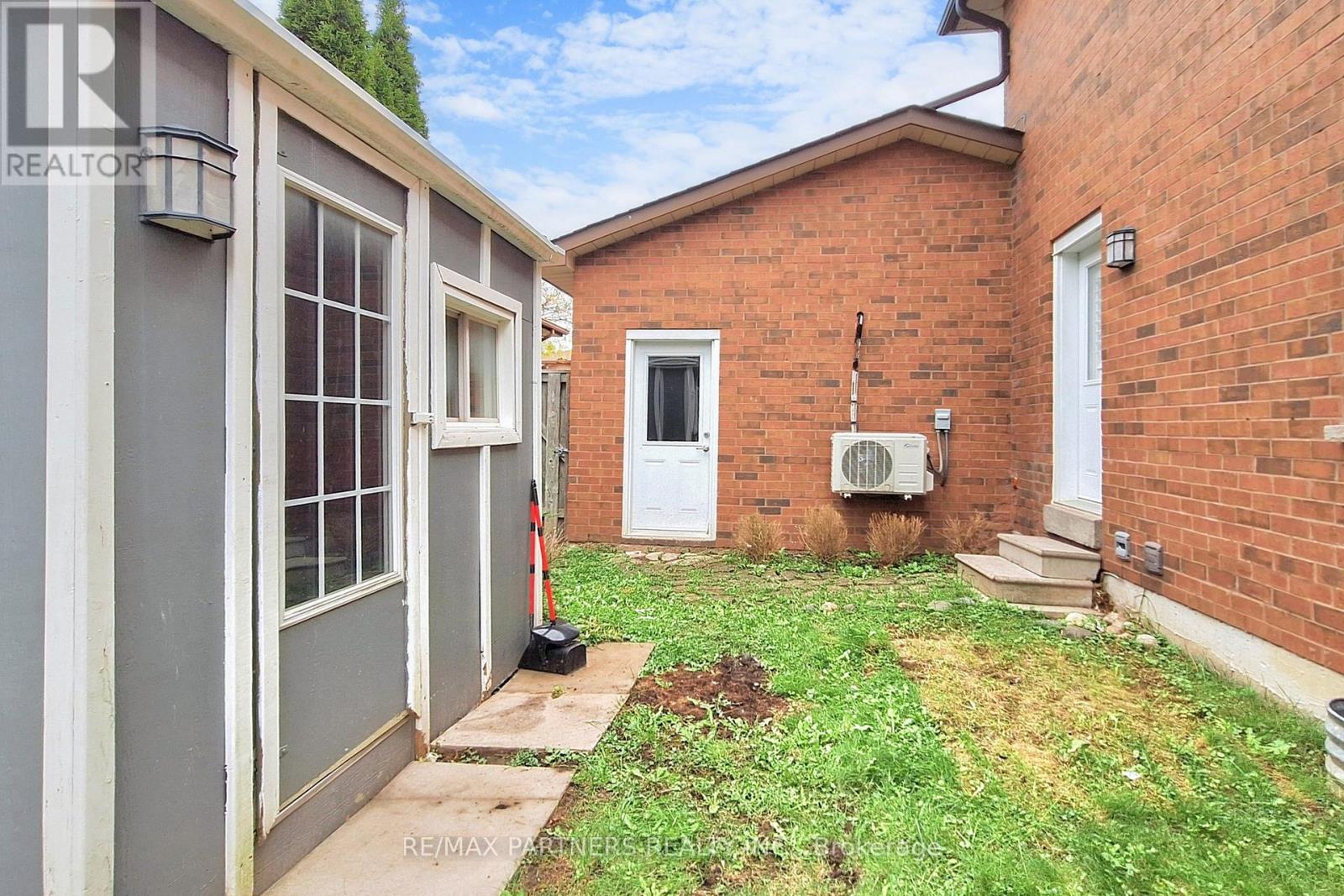6 Geoffrey Crescent, Whitchurch-Stouffville (Stouffville), Ontario  L4A 5B9 - Photo 50 - N12469549
