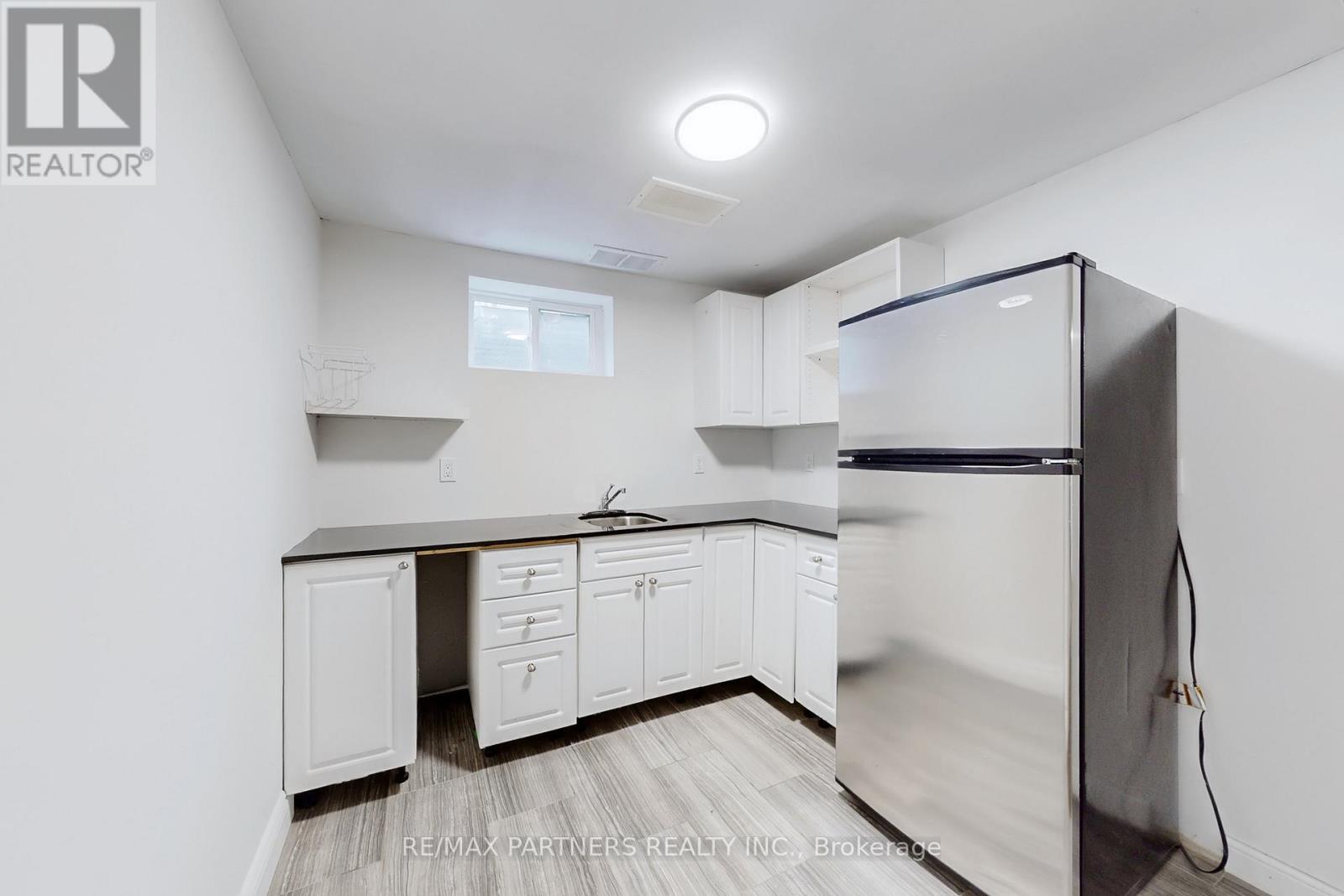 6 Geoffrey Crescent, Whitchurch-Stouffville (Stouffville), Ontario  L4A 5B9 - Photo 42 - N12469549