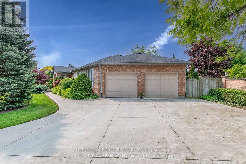 1 Highland Woods Court, London South, Ontario  N6C 5W9 - Photo 7 - X12467503