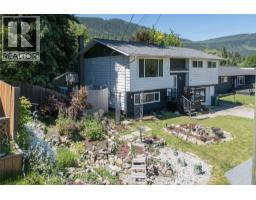 2284 Park Avenue, lumby, British Columbia
