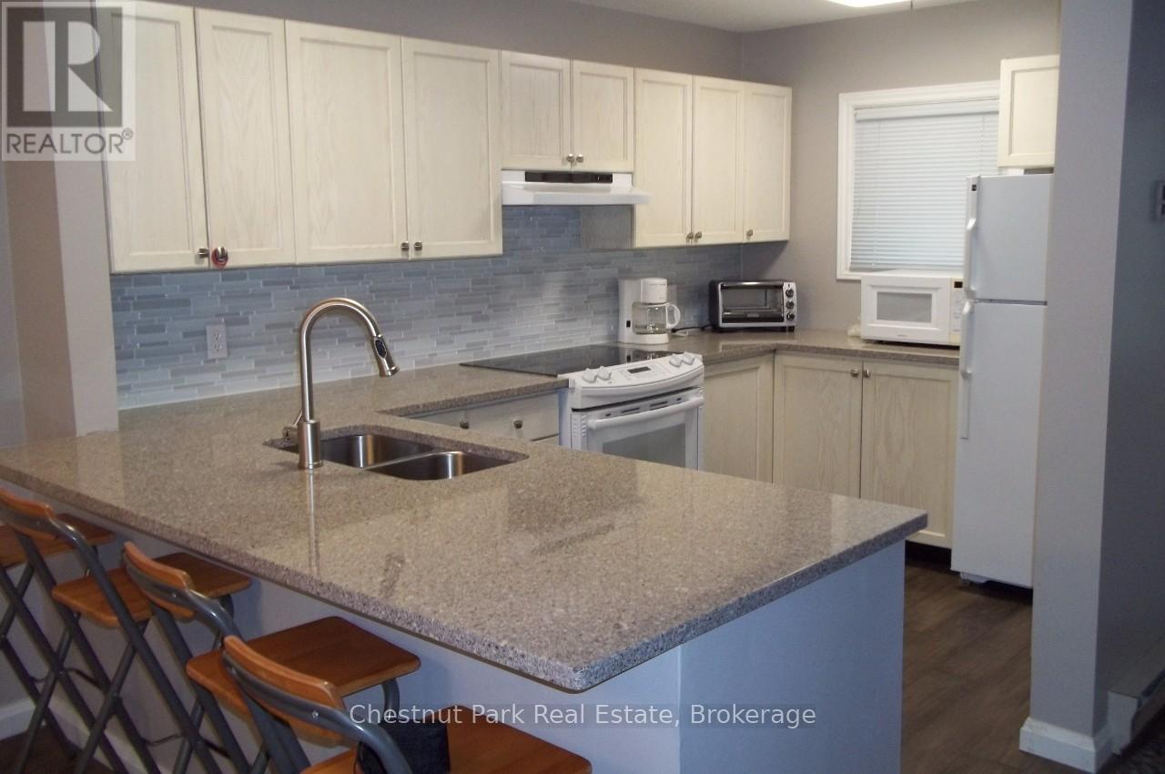 387 Mariners Way, Collingwood, Ontario  L9Y 5C7 - Photo 2 - S12472232