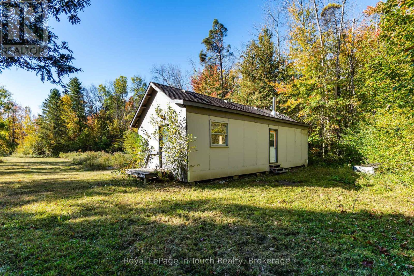 250 Peek -A- Boo Trail, Tiny, Ontario  L9M 0B3 - Photo 11 - S12472261