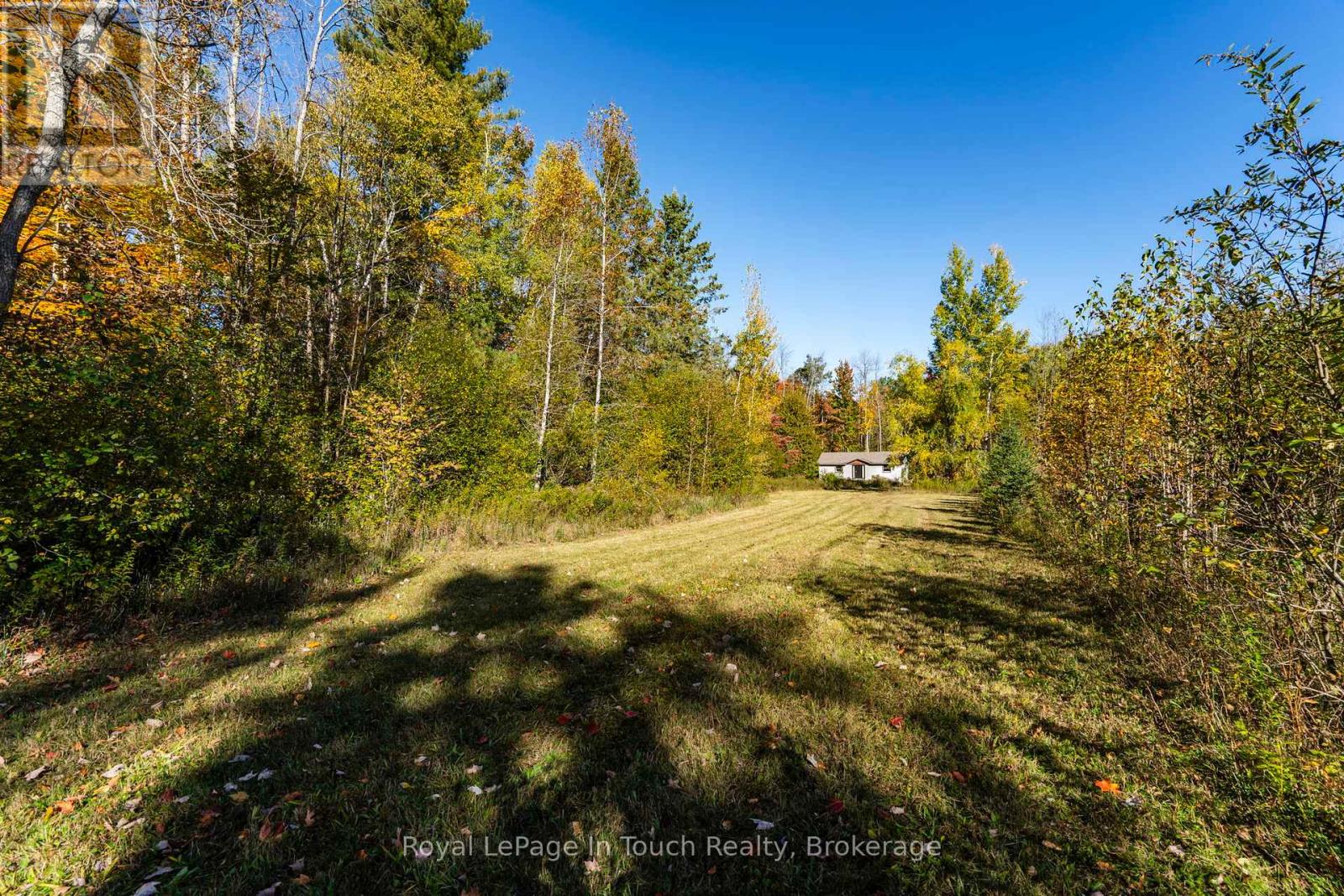 250 Peek -A- Boo Trail, Tiny, Ontario  L9M 0B3 - Photo 13 - S12472261