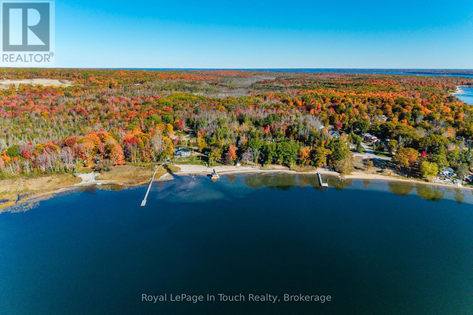 250 Peek -A- Boo Trail, Tiny, Ontario  L9M 0B3 - Photo 2 - S12472261