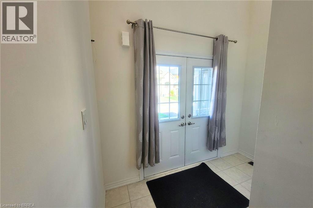 70 Hitchman Street, Paris, Ontario  N3L 0M1 - Photo 3 - 40772733
