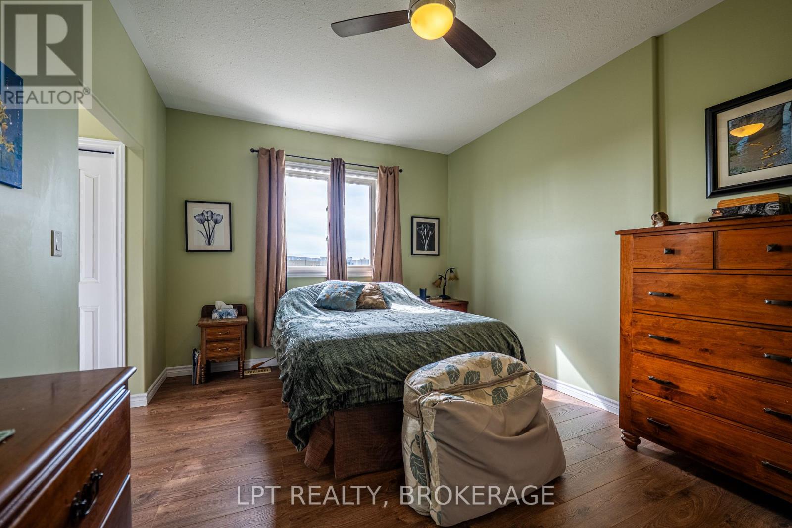 2073 Swanfield Street, Kingston (East Gardiners Rd), Ontario  K7M 0A9 - Photo 16 - X12472218