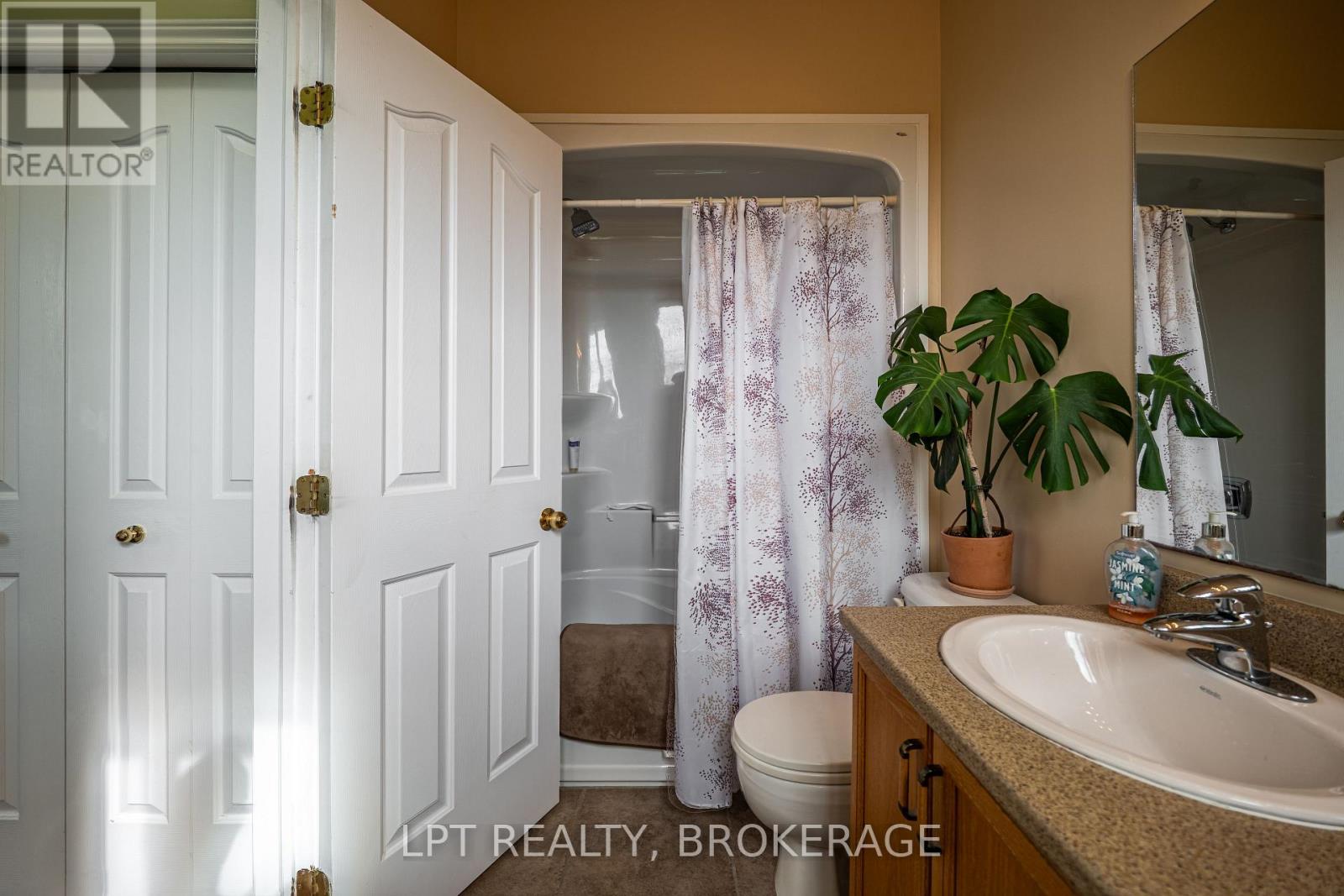 2073 Swanfield Street, Kingston (East Gardiners Rd), Ontario  K7M 0A9 - Photo 19 - X12472218
