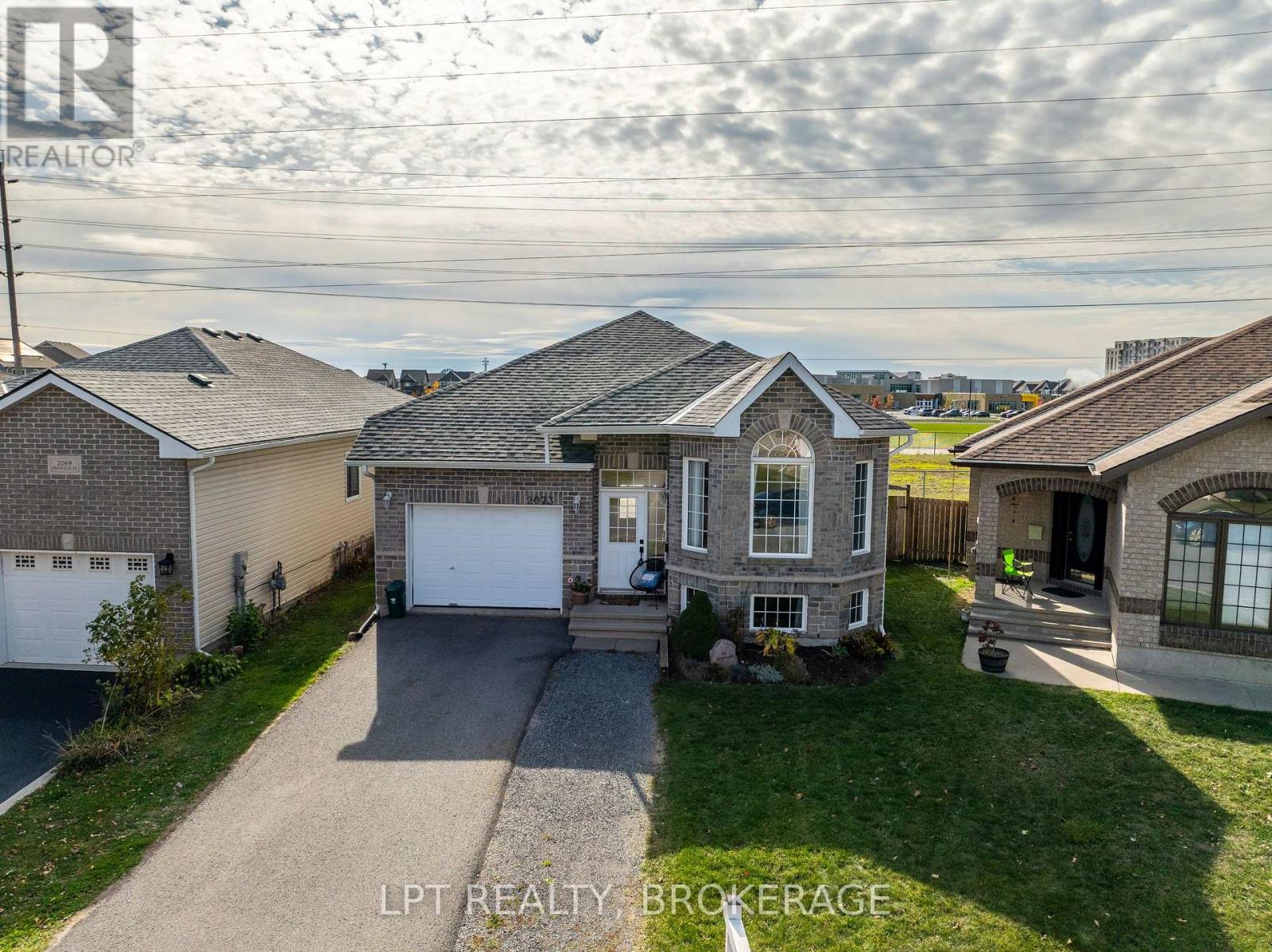 2073 Swanfield Street, Kingston (East Gardiners Rd), Ontario  K7M 0A9 - Photo 2 - X12472218