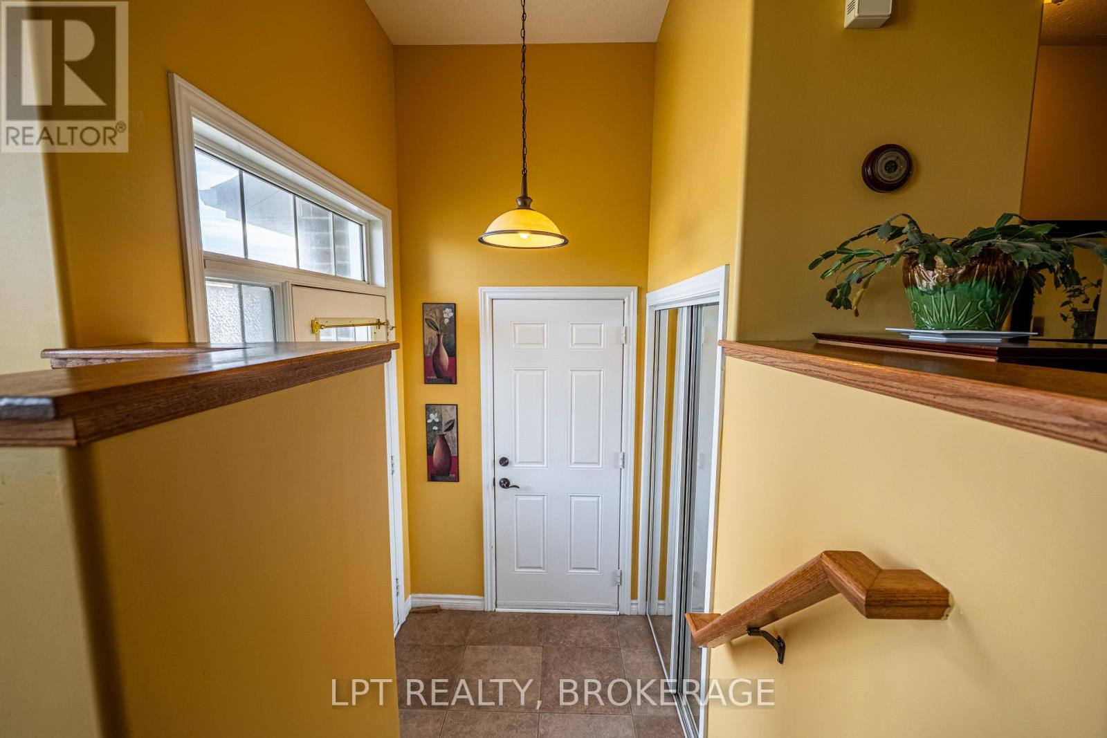 2073 Swanfield Street, Kingston (East Gardiners Rd), Ontario  K7M 0A9 - Photo 4 - X12472218