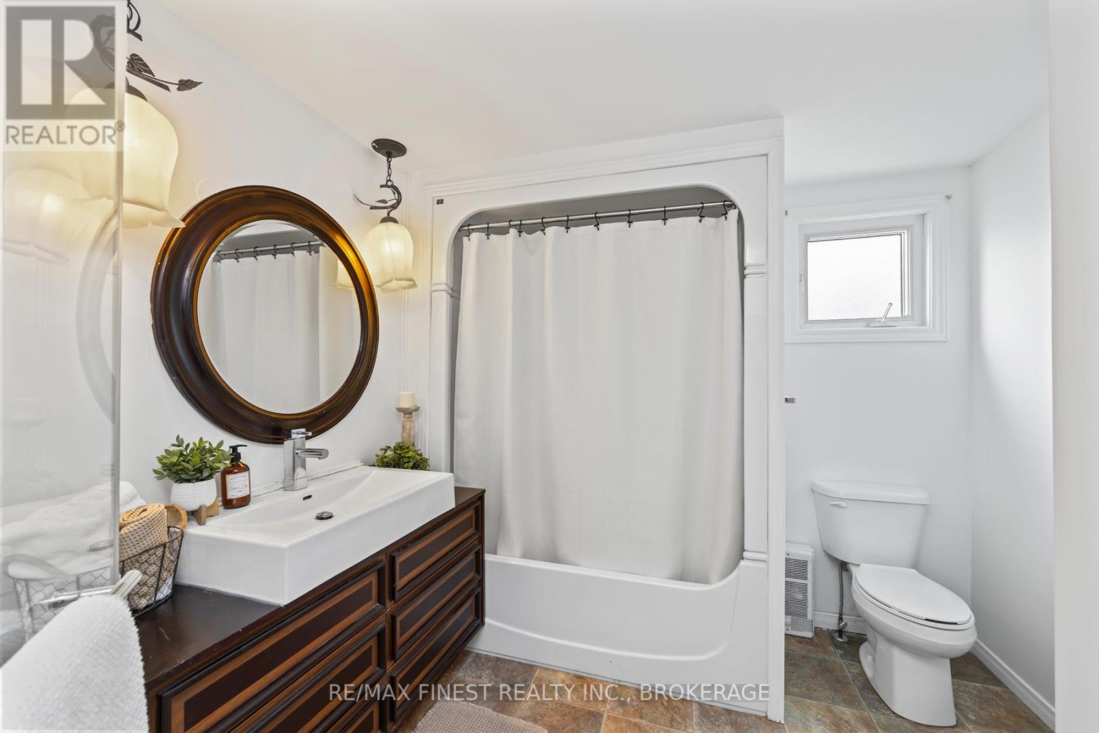 42a Hill Street, Prince Edward County (Picton), Ontario  K0K 2T0 - Photo 18 - X12472255