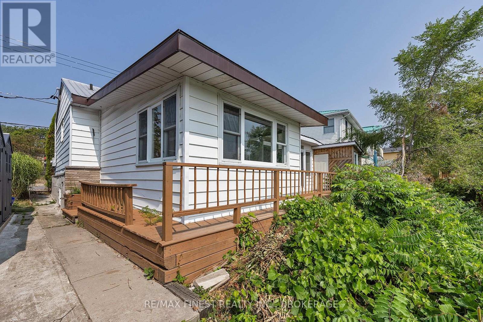 42a Hill Street, Prince Edward County (Picton), Ontario  K0K 2T0 - Photo 35 - X12472255