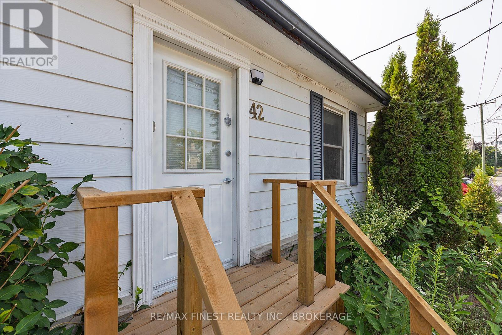 42a Hill Street, Prince Edward County (Picton), Ontario  K0K 2T0 - Photo 4 - X12472255