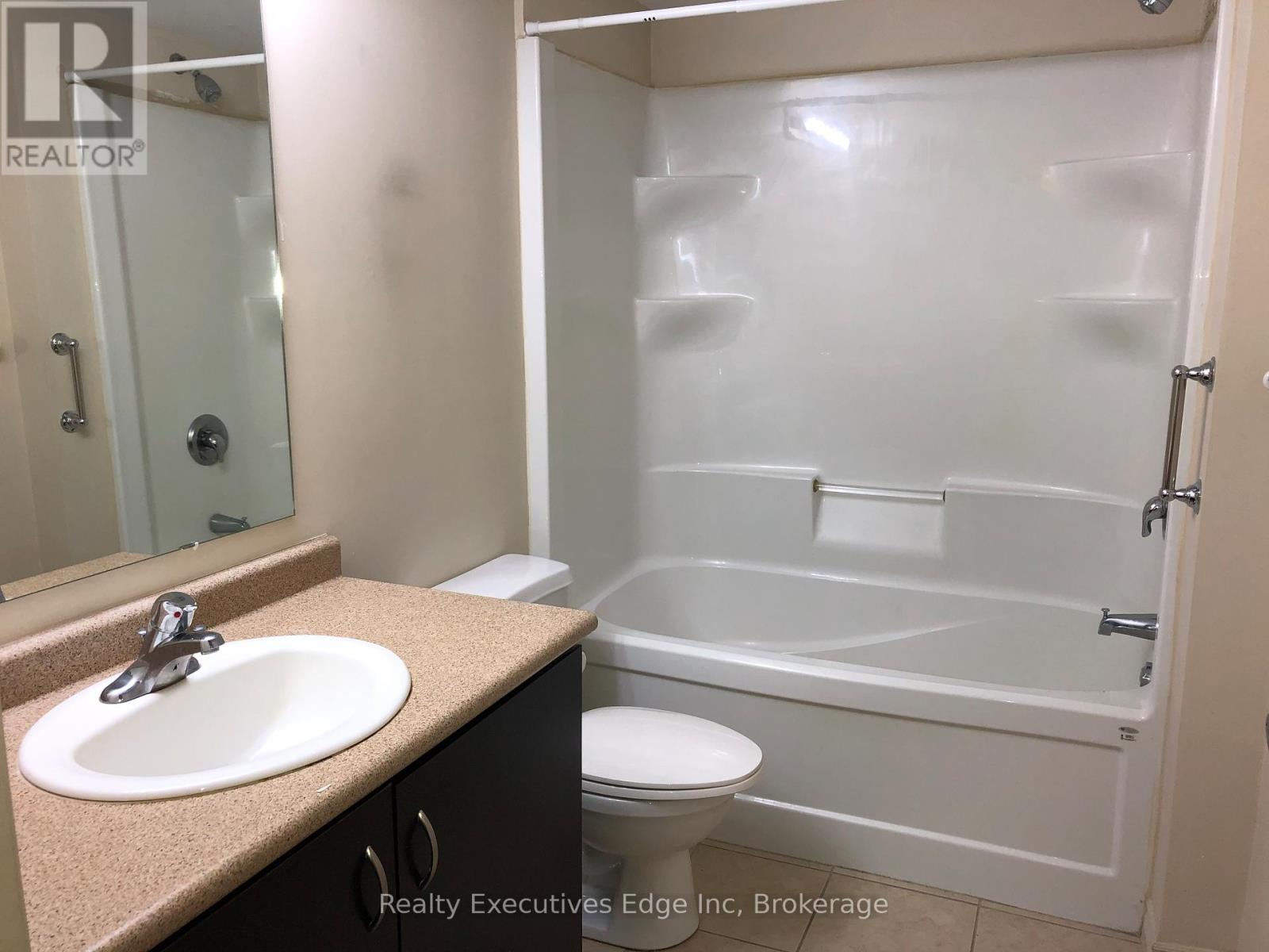 212 - 39 Goodwin Drive, Guelph, Ontario  N1L 0E5 - Photo 10 - X12472273