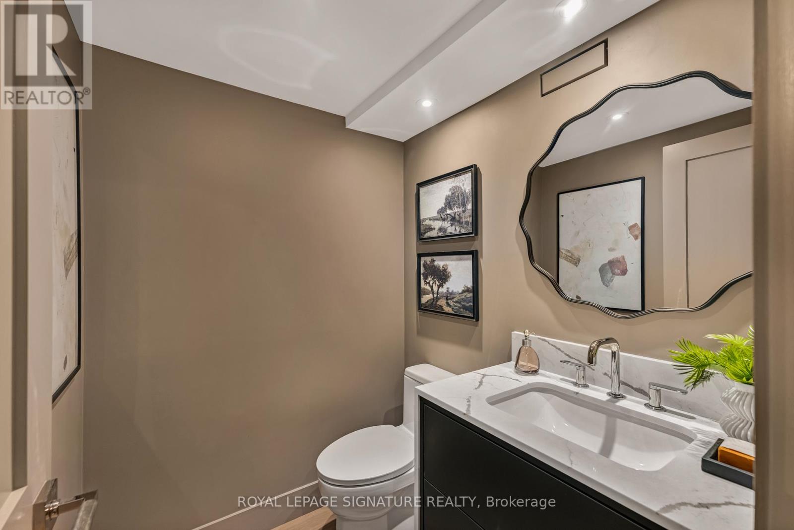405 - 3900 Yonge Street, Toronto, Ontario  M4N 3N6 - Photo 12 - C12472136
