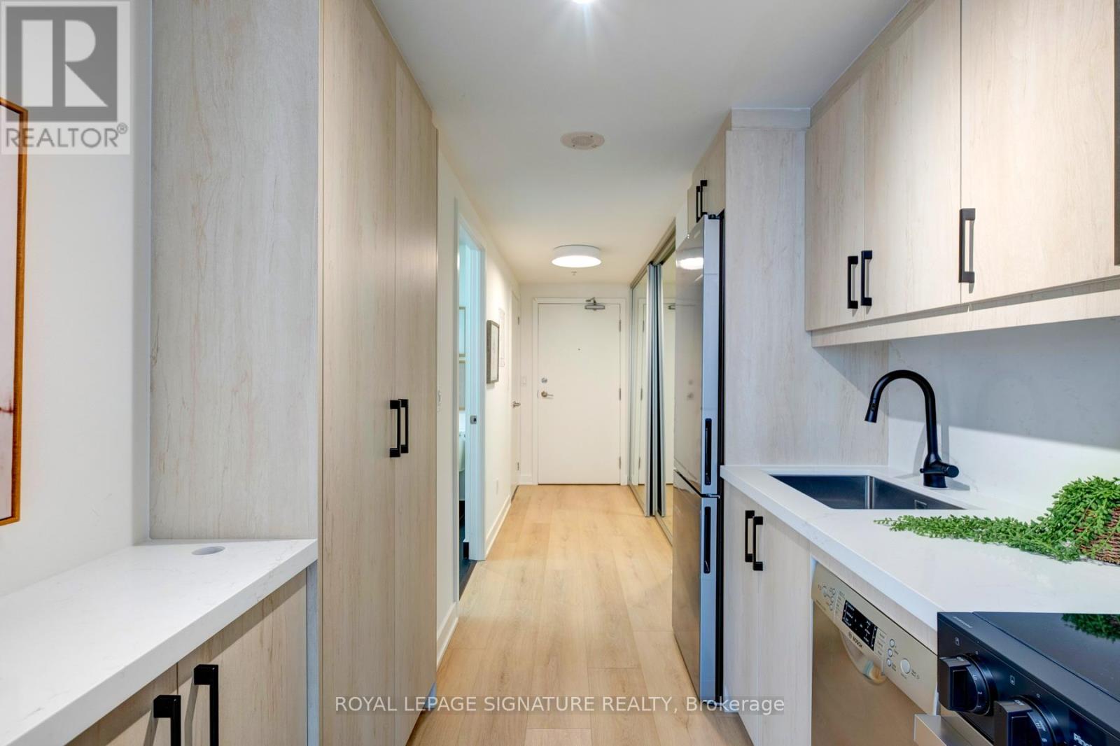 704 - 32 Camden Street, Toronto, Ontario  M5V 0G4 - Photo 14 - C12472140