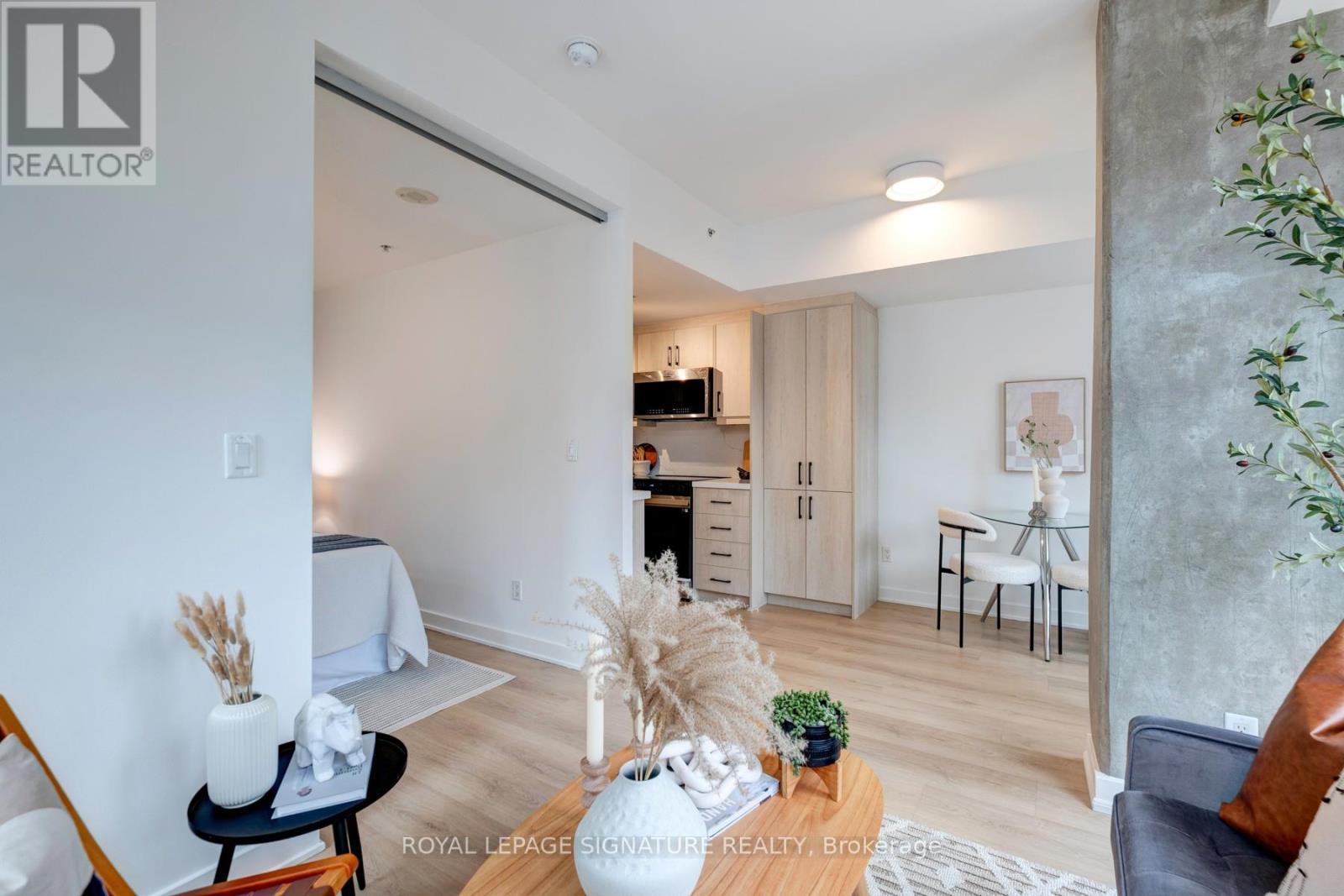 704 - 32 Camden Street, Toronto, Ontario  M5V 0G4 - Photo 5 - C12472140