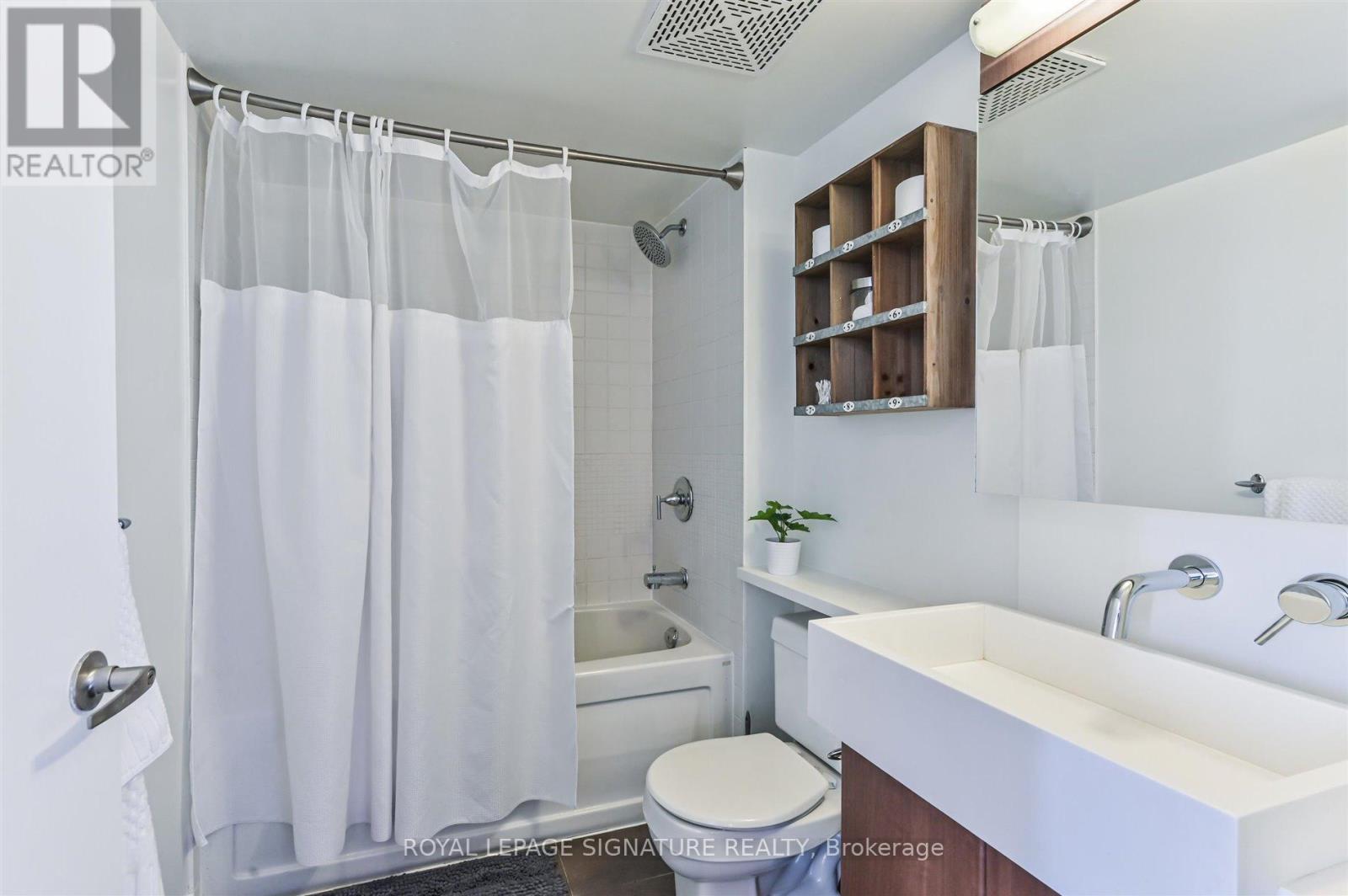 1506 - 11 Brunel Court, Toronto, Ontario  M5V 3Y3 - Photo 17 - C12472143