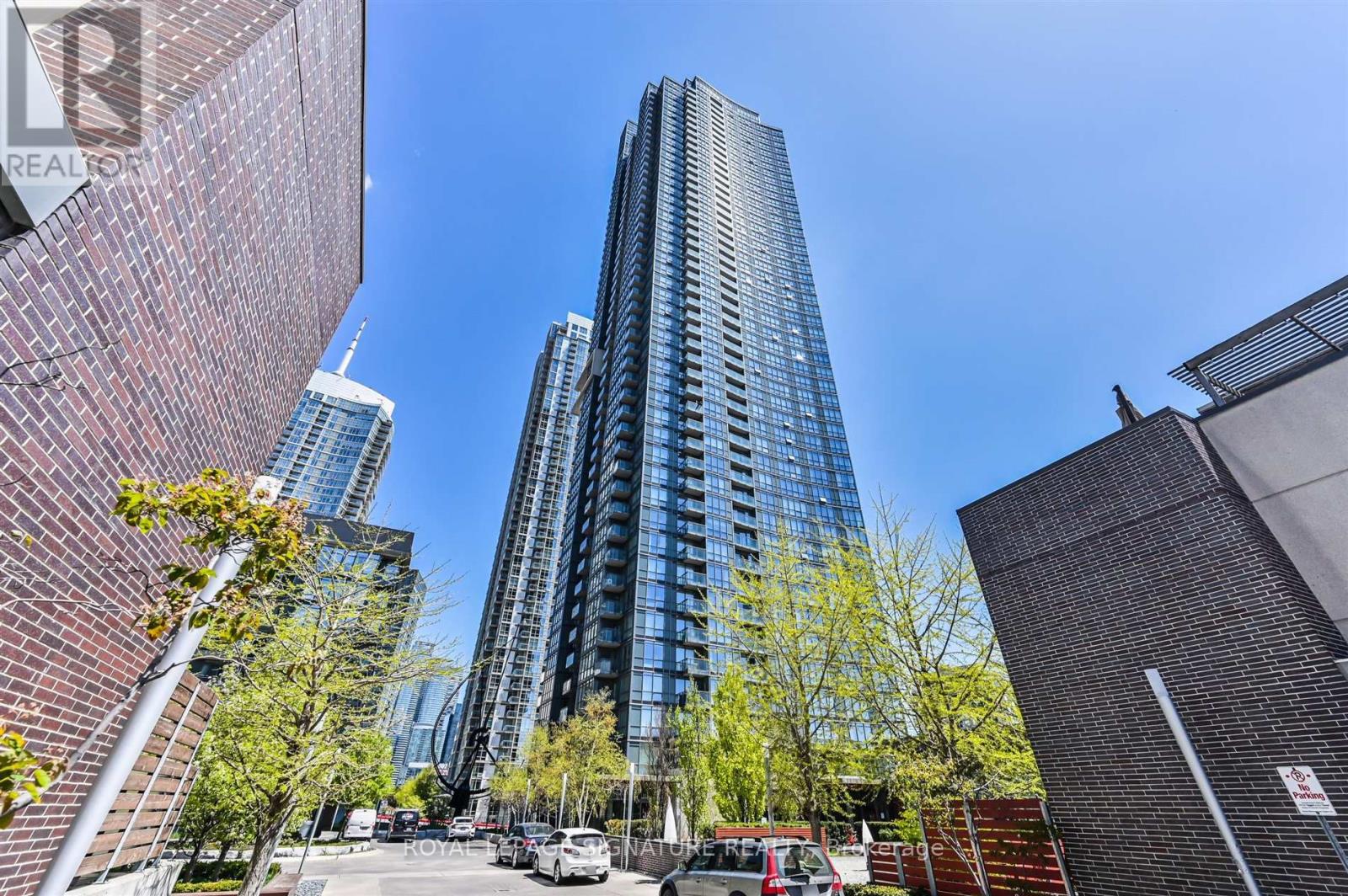 1506 - 11 Brunel Court, Toronto, Ontario  M5V 3Y3 - Photo 2 - C12472143
