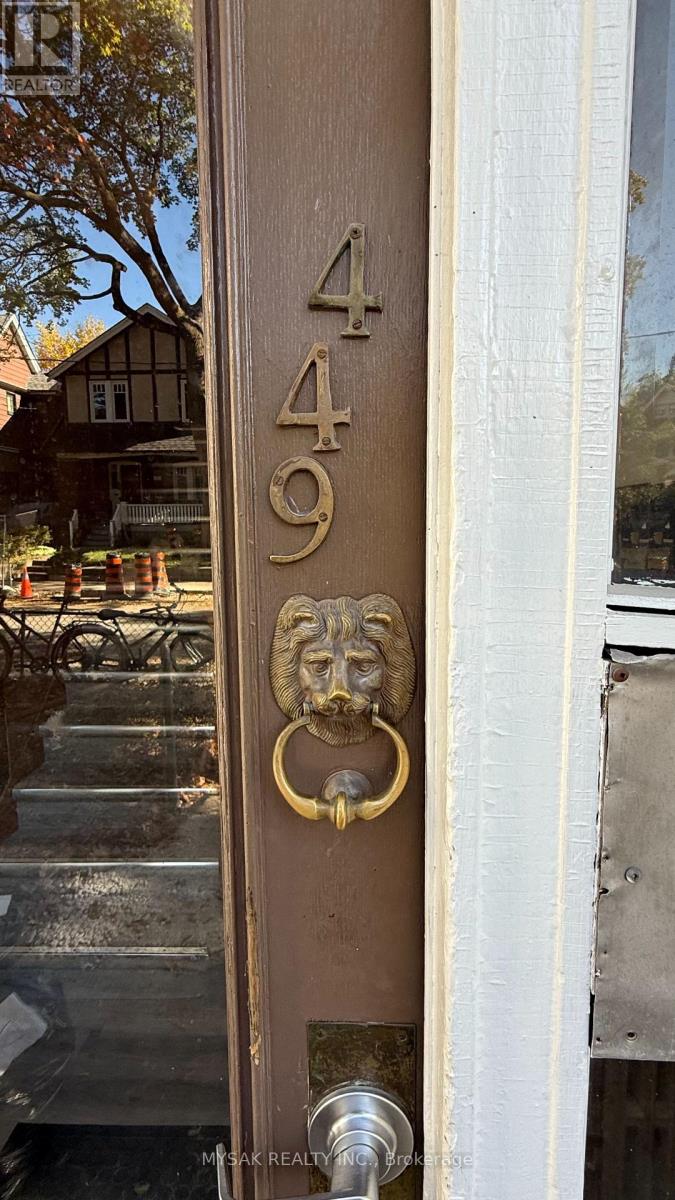 449 Crawford Street, Toronto, Ontario  M6G 3J7 - Photo 2 - C12472157