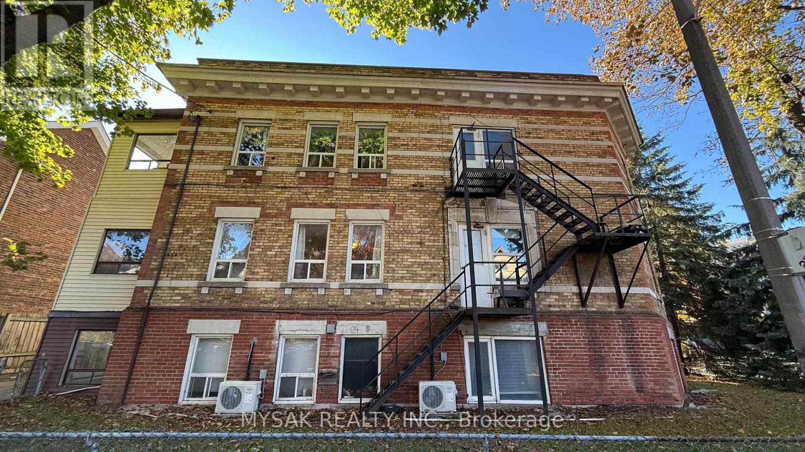 449 Crawford Street, Toronto, Ontario  M6G 3J7 - Photo 4 - C12472157