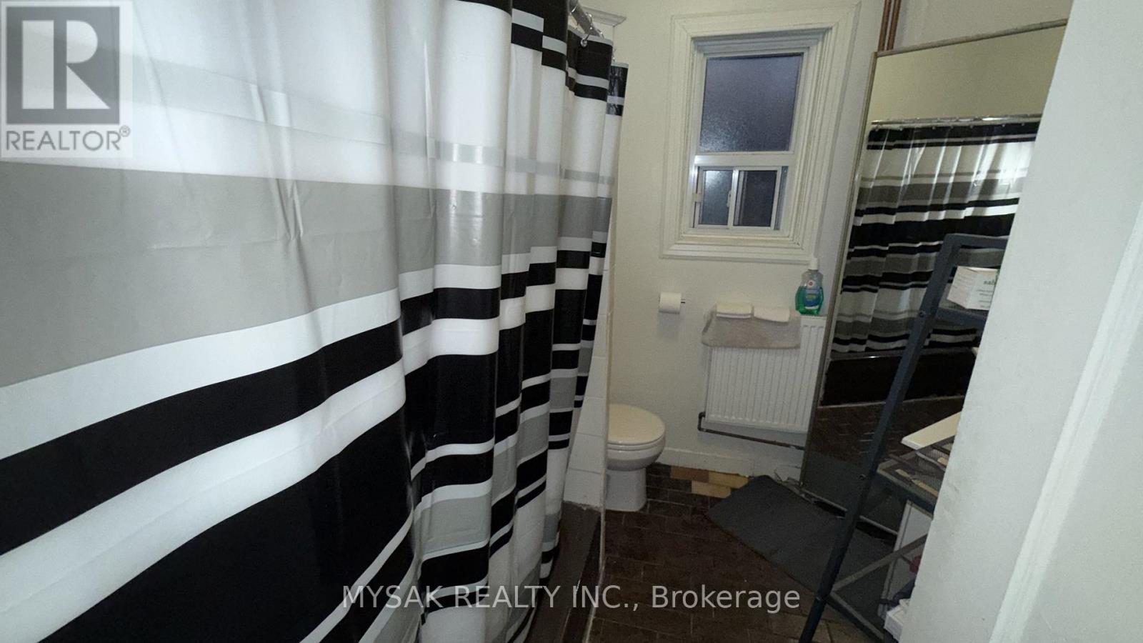 449 Crawford Street, Toronto, Ontario  M6G 3J7 - Photo 9 - C12472157