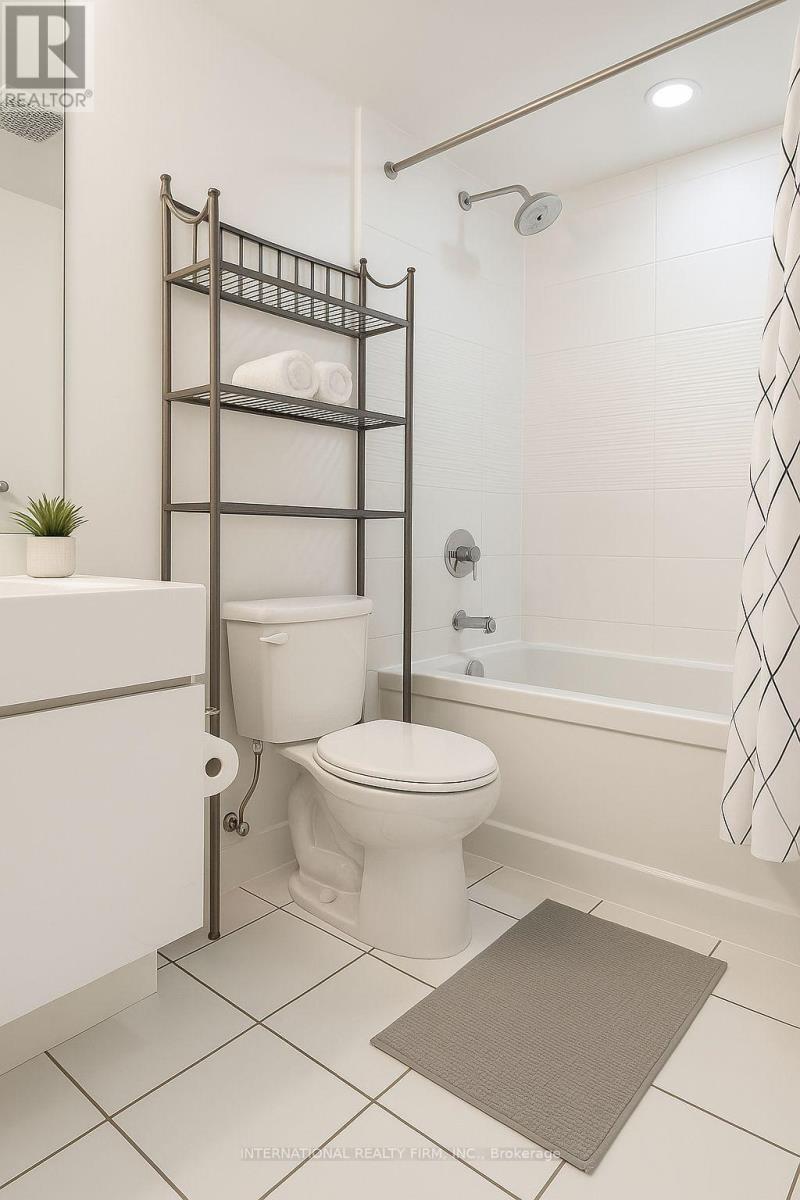 151 Dan Leckie Way, Toronto, Ontario  M5V 4B2 - Photo 2 - C12472162