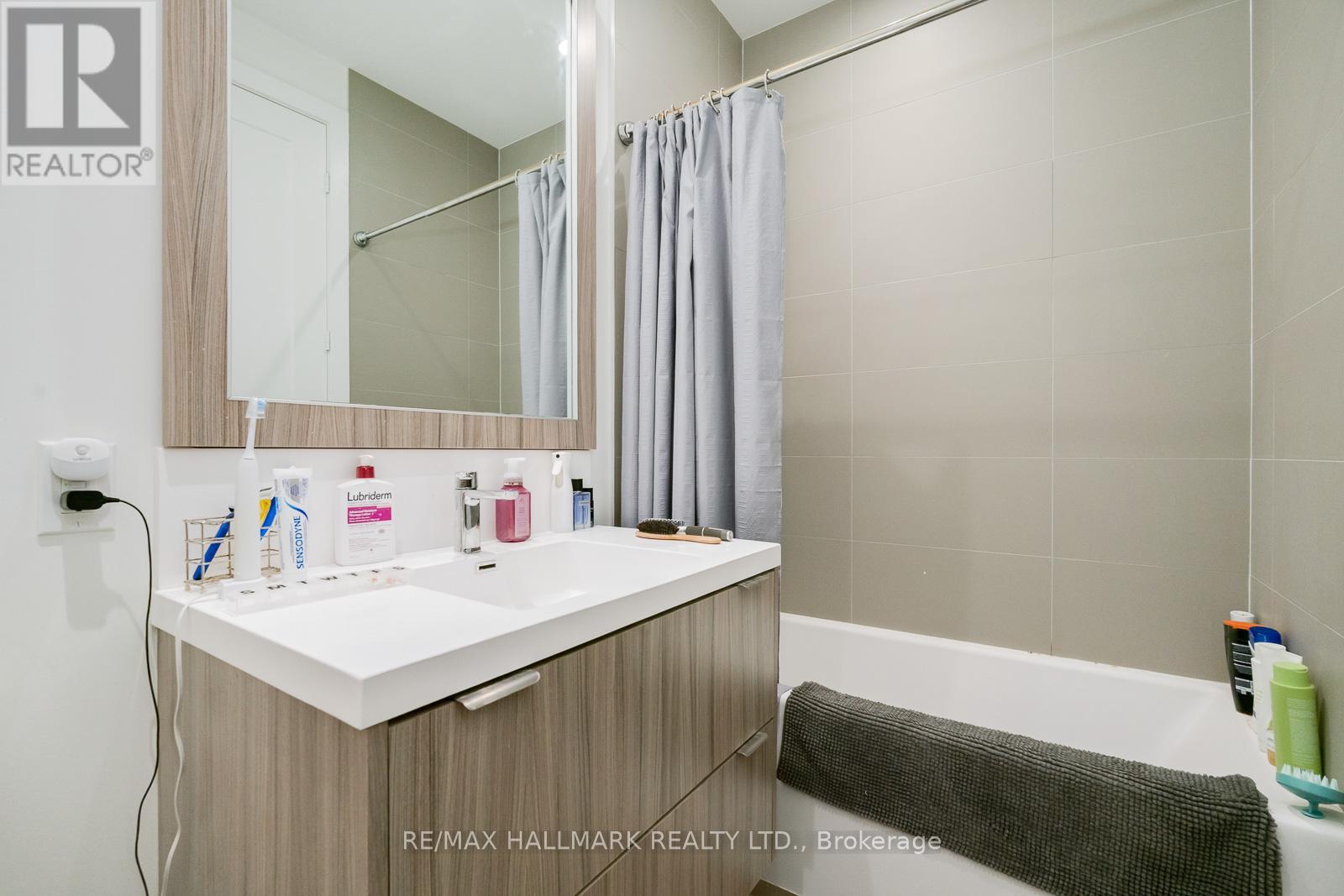 420 - 80 Vanauley Street, Toronto, Ontario  M5T 0C9 - Photo 17 - C12472174