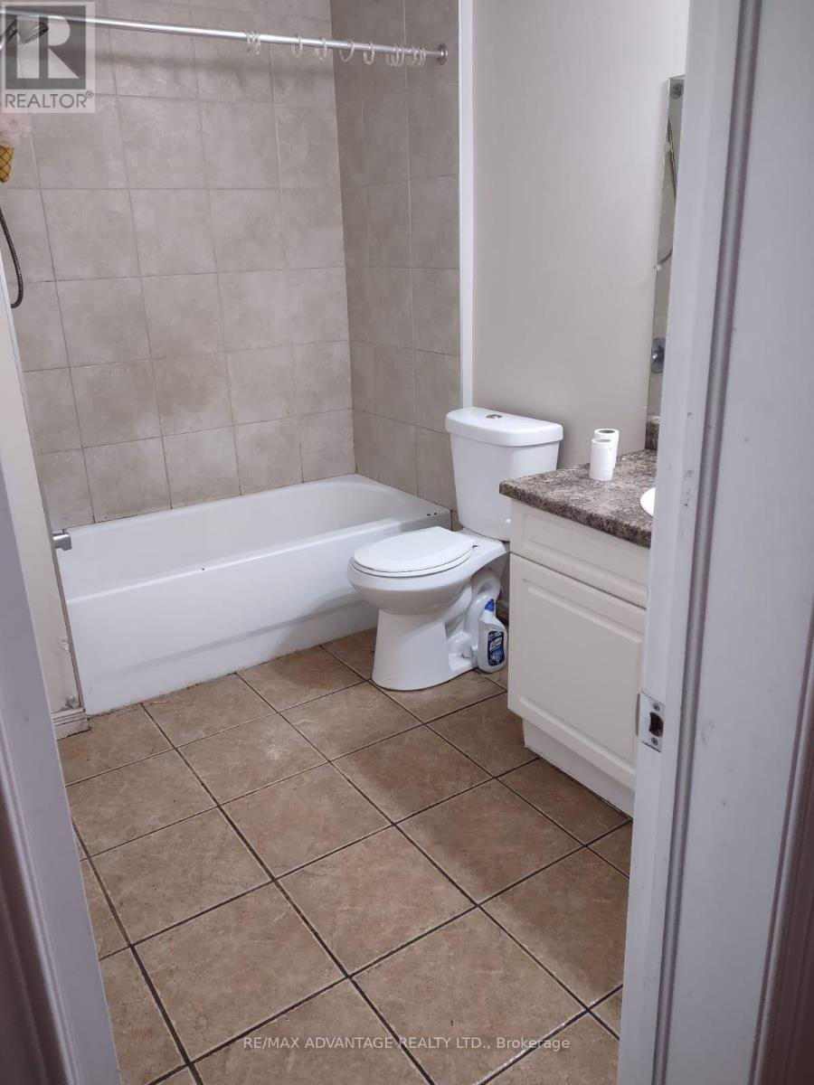 Lower - 960 Prosperity Court, London East, Ontario  N5V 5C7 - Photo 6 - X12472225