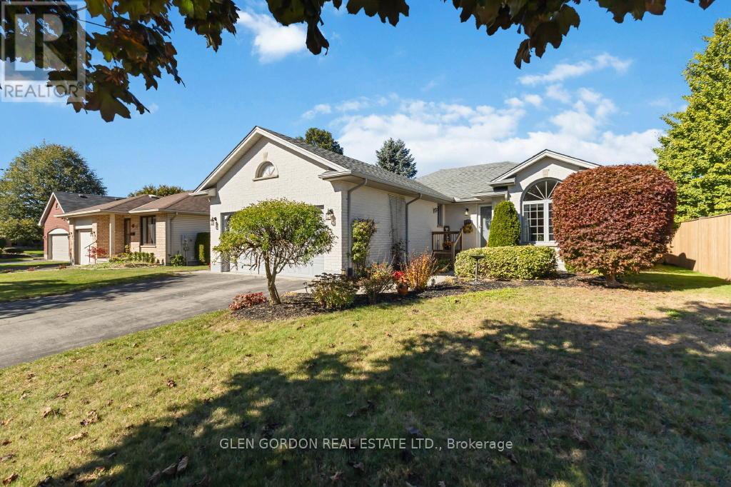 71 PARKVIEW CRESCENT, Strathroy-Caradoc, Ontario