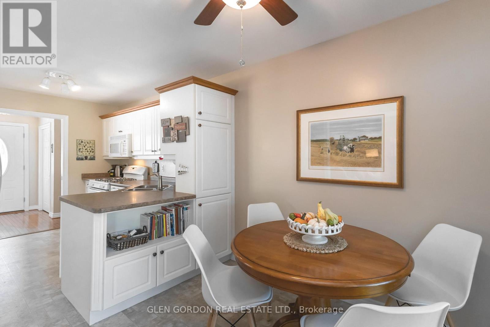 71 Parkview Crescent, Strathroy-Caradoc, Ontario  N7G 4A9 - Photo 20 - X12472280